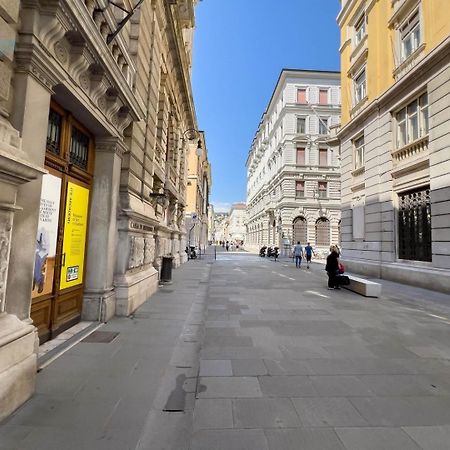Cassa Di Risparmio 11 Tirabora Short Rent ترييستي المظهر الخارجي الصورة