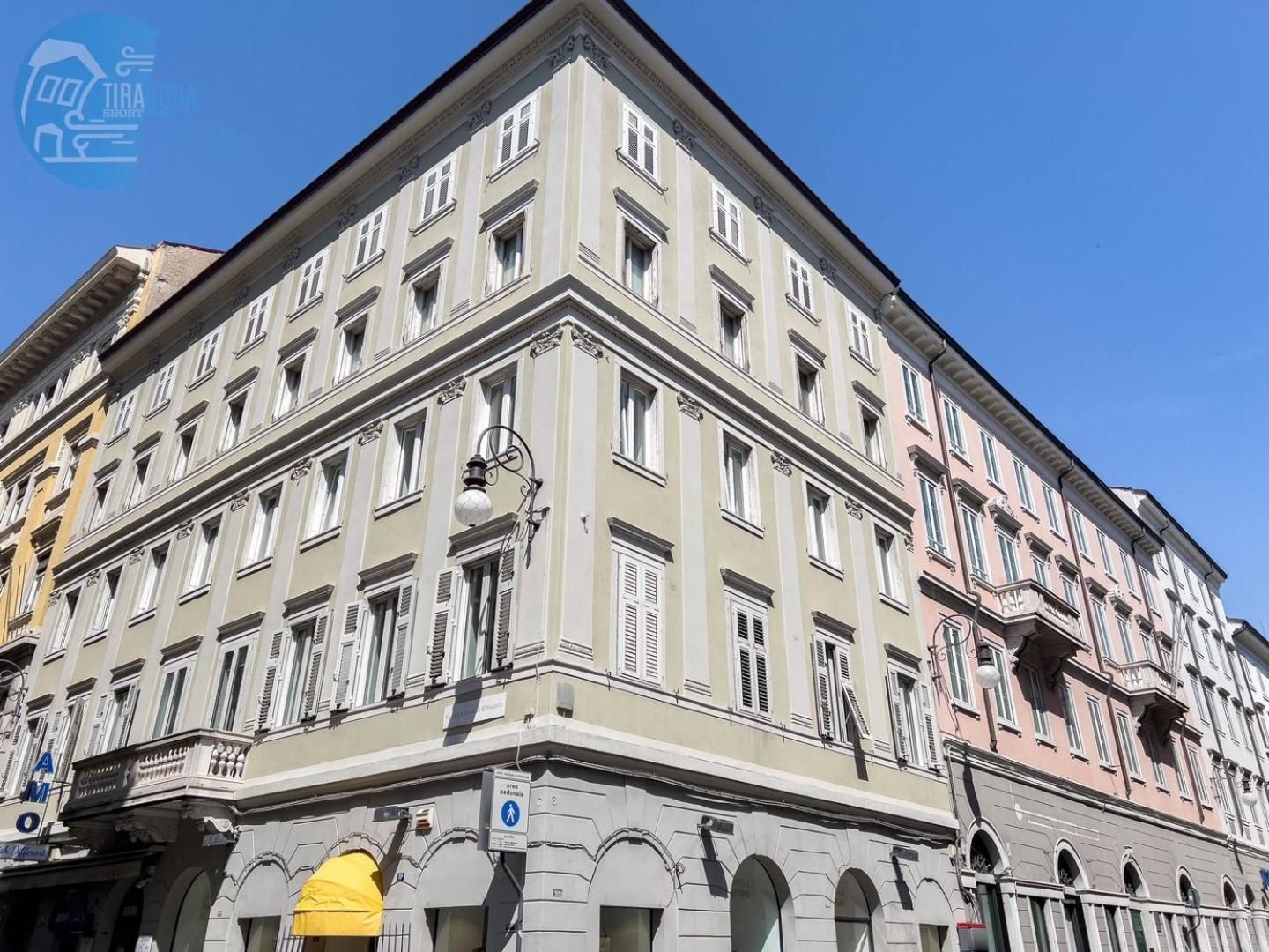 Cassa Di Risparmio 11 Tirabora Short Rent ترييستي المظهر الخارجي الصورة